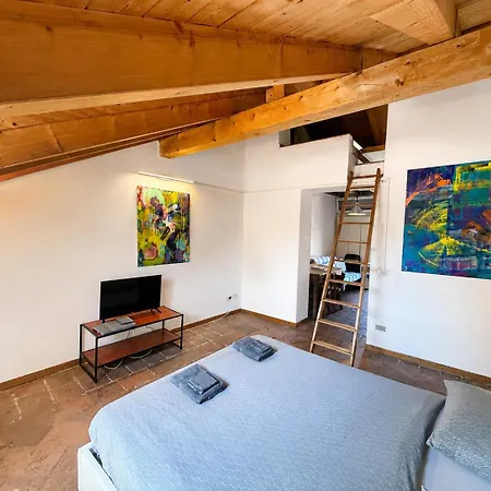 Navigli Art Apartment- M2 Porta Genova شقة ميلان