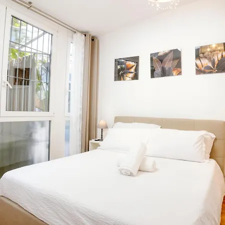 Modern With Private Patio Near Navigli & Bocconi Appartement *