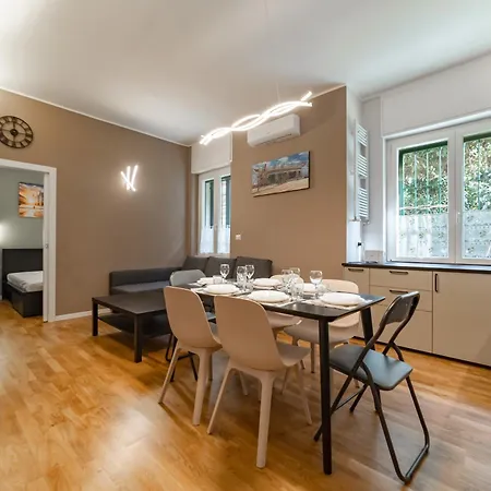 5 Min Car From Station, With 2 Bedrooms
