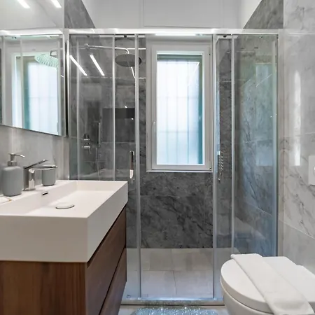 Appartamento 5 Min Car From Station, With 2 Bedrooms *