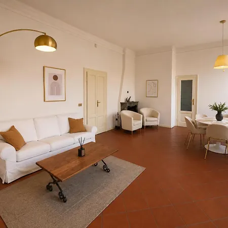Private Garden & Free Parking - 2 Bedroom *