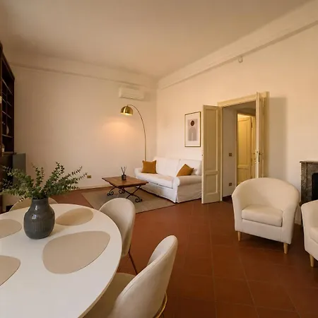 Private Garden & Free Parking - 2 Bedroom