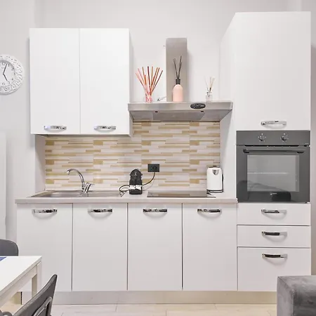 Stazione - 1bdr Accogliente E Apartamento