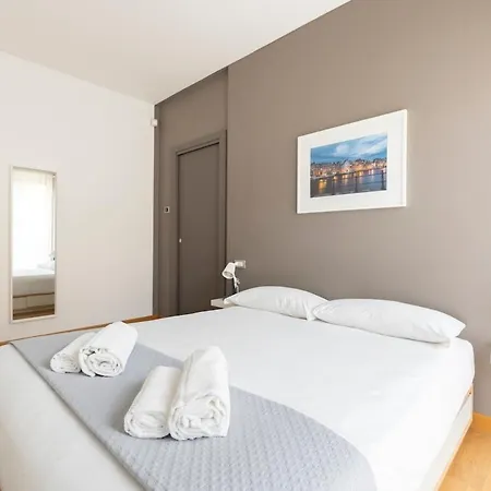 Appartement Red Elegance - Porta Venezia Milan