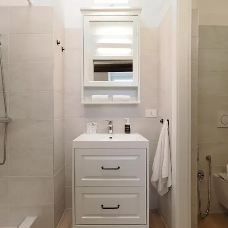 Appartement Contempora - Charming Mansarda - Porta Venezia & Buenos Aires
