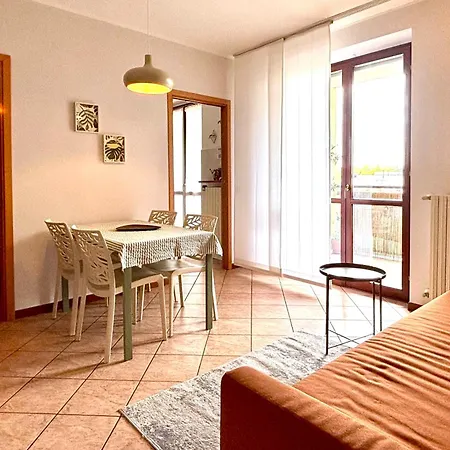 Free Garage, Cozy With Terrace * Milão