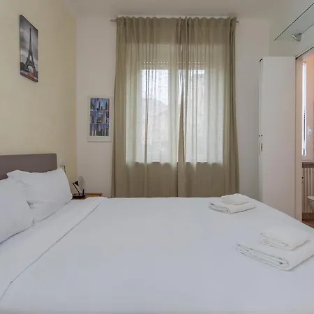 Apartman Xenia - 4 In Via Arbe 67 Milánó