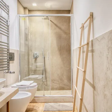 1-br Flat In Porta Romana - Duomo 6 Min M3 아파트 *