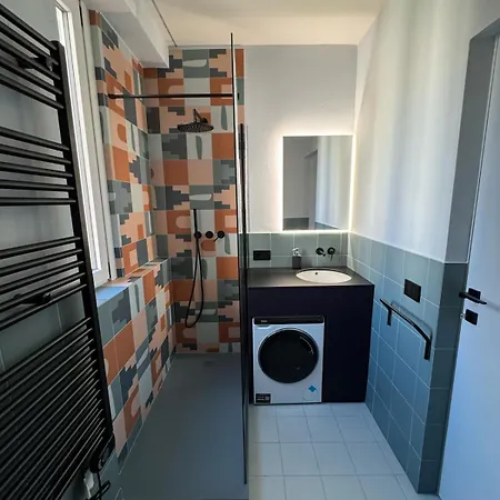 Moderno Monolocale Con Balcone E Parcheggio 204 *