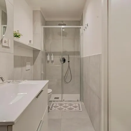 New Modern - Porta Nuova & Apartamento
