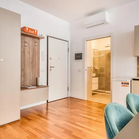 Luxury Duomo 4 Pax Via Stampa Apartment *