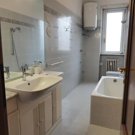 Trilocale In Zona De Angeli - San Siro Apartamento *