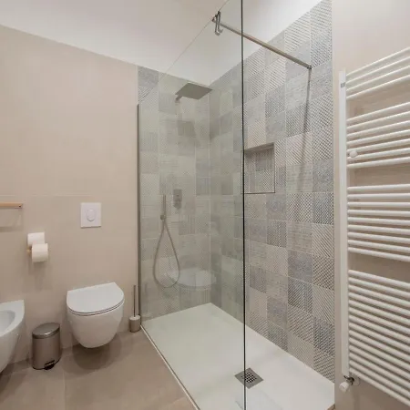Apartament Xenia - 2rooms In Via Ampere 102