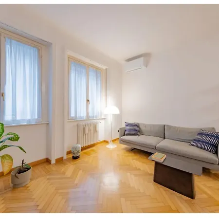Accogliente In Zona Corso Buenos Aires Apartamento