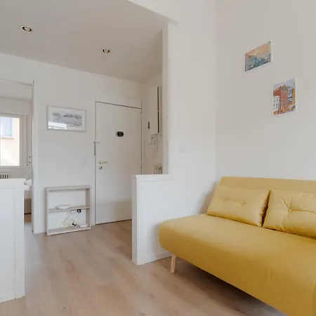 Guesthost - Cozy Balcony Flat Affori Mm3 Lejlighed Milano