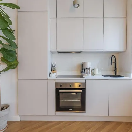 Jungle Hideaway - 2 Min To Metro For Duomo شقة ميلان