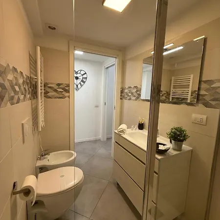 Comfort Loft 3br 3ba And Fast Wi-fi 15 Minutes To Duomo Milan