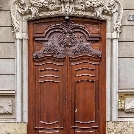 Lägenhet Cozy In Historical Building - Porta Venezia