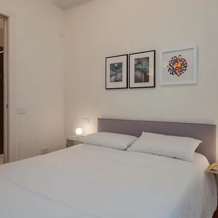 Xenia - 2-room In Via Cecchi 18 * Μιλάνο