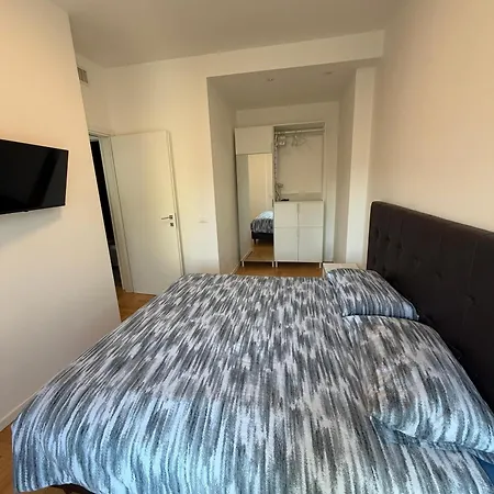 Appartement Trilocale Moderno Con Terrazzo E Parcheggio Milan
