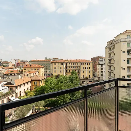 Appartamento Guesthost - Comfy Balcony Flat Steps From Navigli Milano