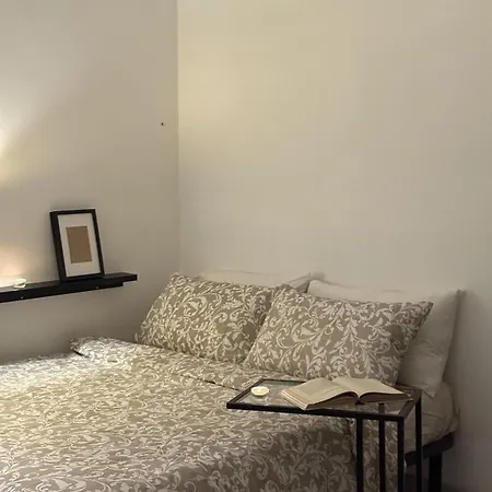 Appartement Bollicina Quiet Courtyard Navigli Private Garage Milaan
