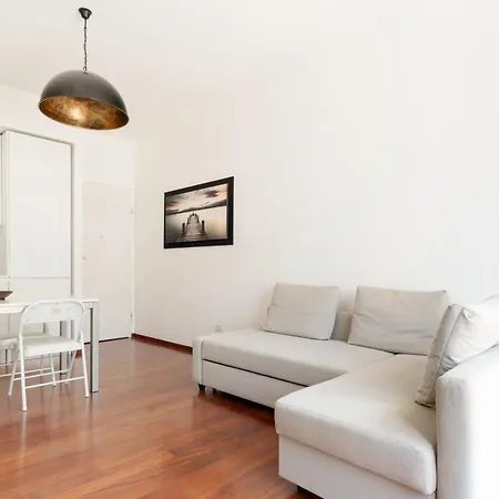Guesthost - Bright Balcony Flat X4 Gioia Mm2 شقة