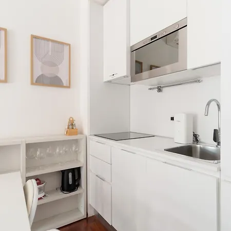 Guesthost - Bright Balcony Flat X4 Gioia Mm2 شقة *