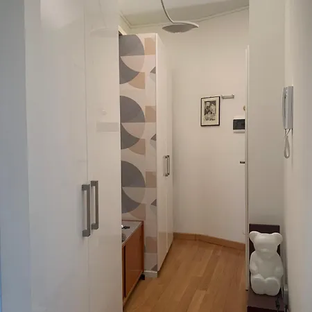12 1 Luminoso Monolocale Comasina M3 *
