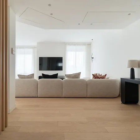 Guesthost - Spacious Terrace Flat San Siro Stadium