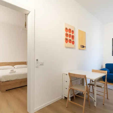 Guesthost - Cozy X3 Near Gorla Mm1 Apartamento *