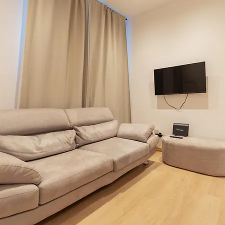 Guesthost - Stylish Flat X2 Casoretto شقة *