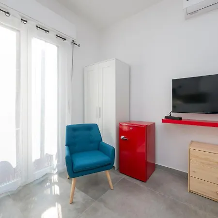 شقة Quiet And Bright With A Balcony And Ac