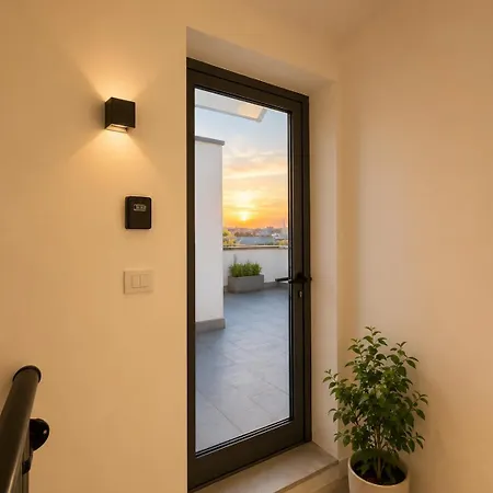 Maison Salomone Terrace Loft Near Arena E Linate