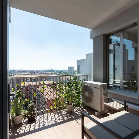Skyline View - Design - Bicocca Metro Appartement