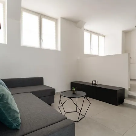 Guesthost - Comfy X4 Tolstoj Mm4 Appartement Milaan