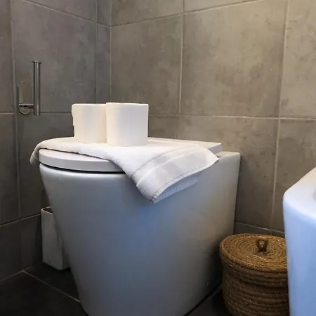 Bertacchi Authentic - Navigli And Bocconi شقة ميلان