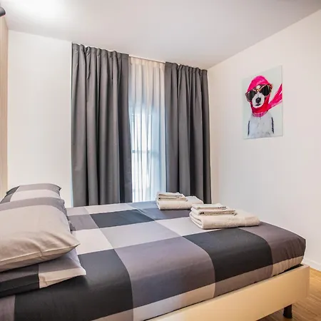 Luxury House In Carlo De Angeli 115 Mq Milano