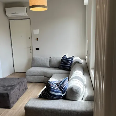 Brand New Two-room Apartment, Between Brera And Repubblica Milão