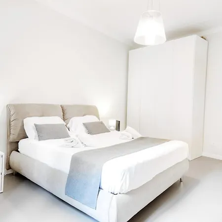 Apartamento Monforte Premium - Steps From San Babila Milão