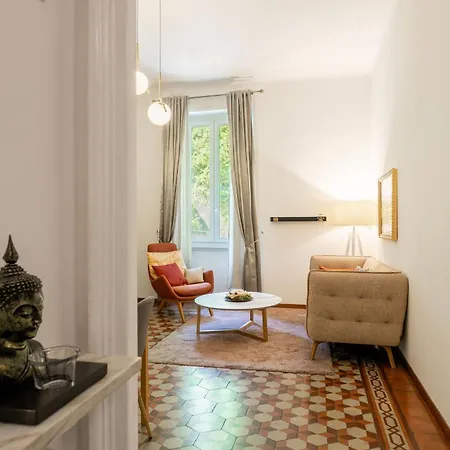 Caracciolo - Elegante Bilocale • Ascensore • Metro Vicina • Wi-fi Апартаменты *