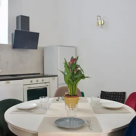 Ample 2-br Space 1 Min To Romolo M2 Διαμέρισμα