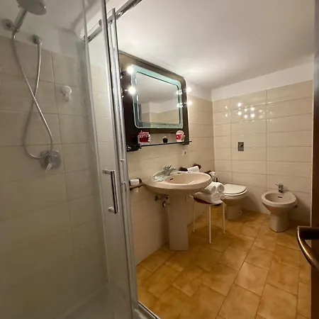 Appartement Polished 2-br Bi-level Navigli District
