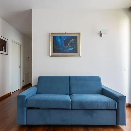 Salasco 40 - Trilocale In Porta Romana Con Garage Apartman