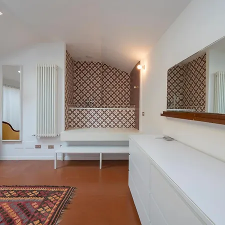 Charming Navigli By I-host *