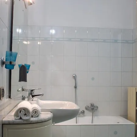 Ample 2-br Steps To Navigli شقة