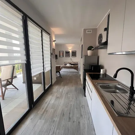 Casa Tirana 24 - A 15 Minuti Dal Centro Di - Collegamento Diretto Con Aeroporto Di Linate *