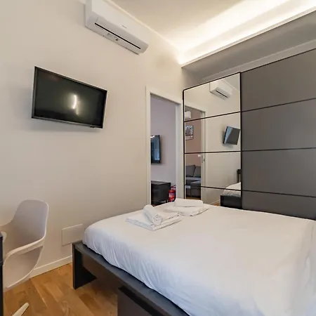 5 Min Car From Station, With 2 Bedrooms *