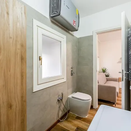 Nuovo Bilocale Ristrutturato Ultimo Piano Wifi 1 Min Metro Turro 10 Min Duomo *