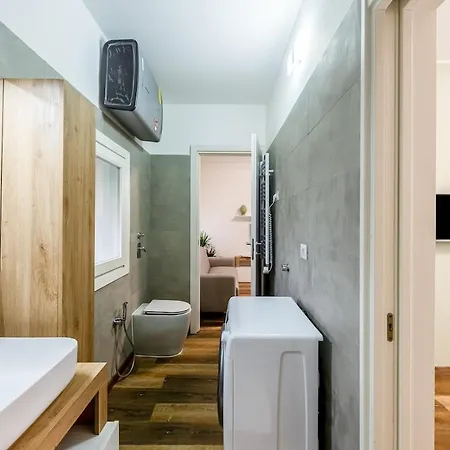 Nuovo Bilocale Ristrutturato Ultimo Piano Wifi 1 Min Metro Turro 10 Min Duomo * Μιλάνο